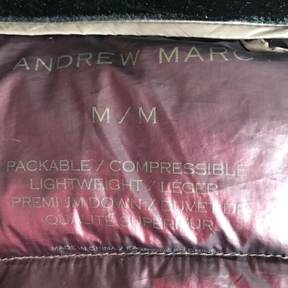 Light Weight Down coat, size M, Excellent condition ! - Picture 7 of 7